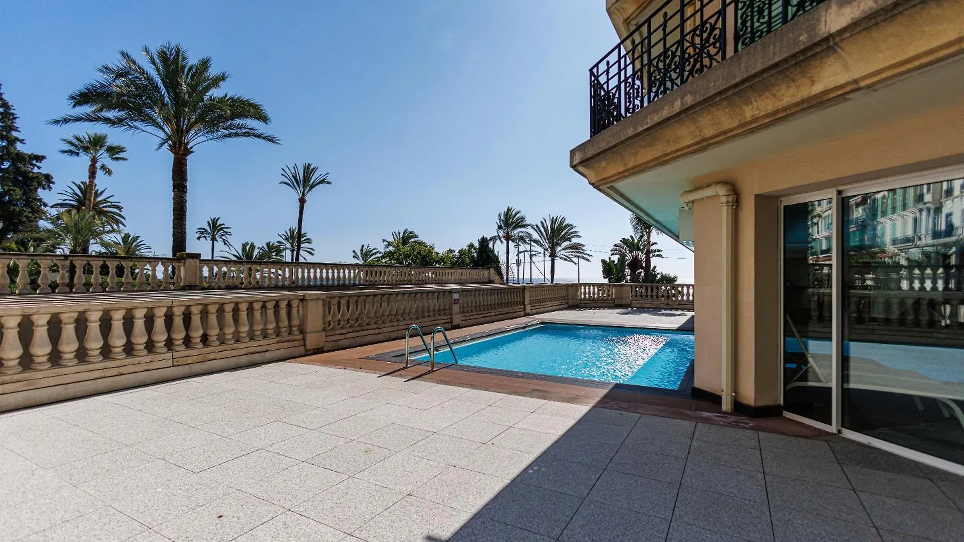 Apartment Le Victoria, Beau T2 Central Au Pied Des Plages, Piscine, Sauna Menton France