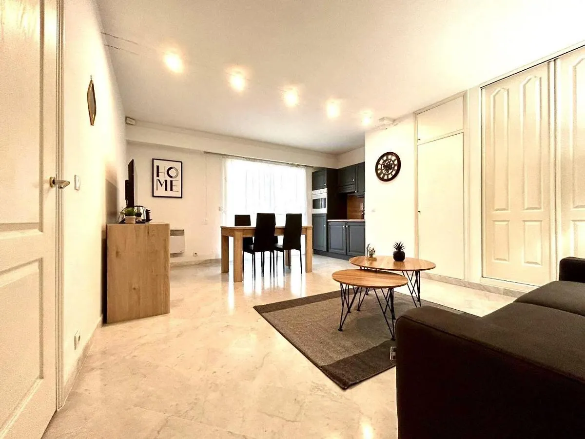 Le Victoria, Beau T2 Central Au Pied Des Plages, Piscine, Sauna Menton 0*,  France